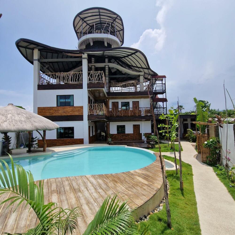 The Hat Trick Hostel, Moalboal