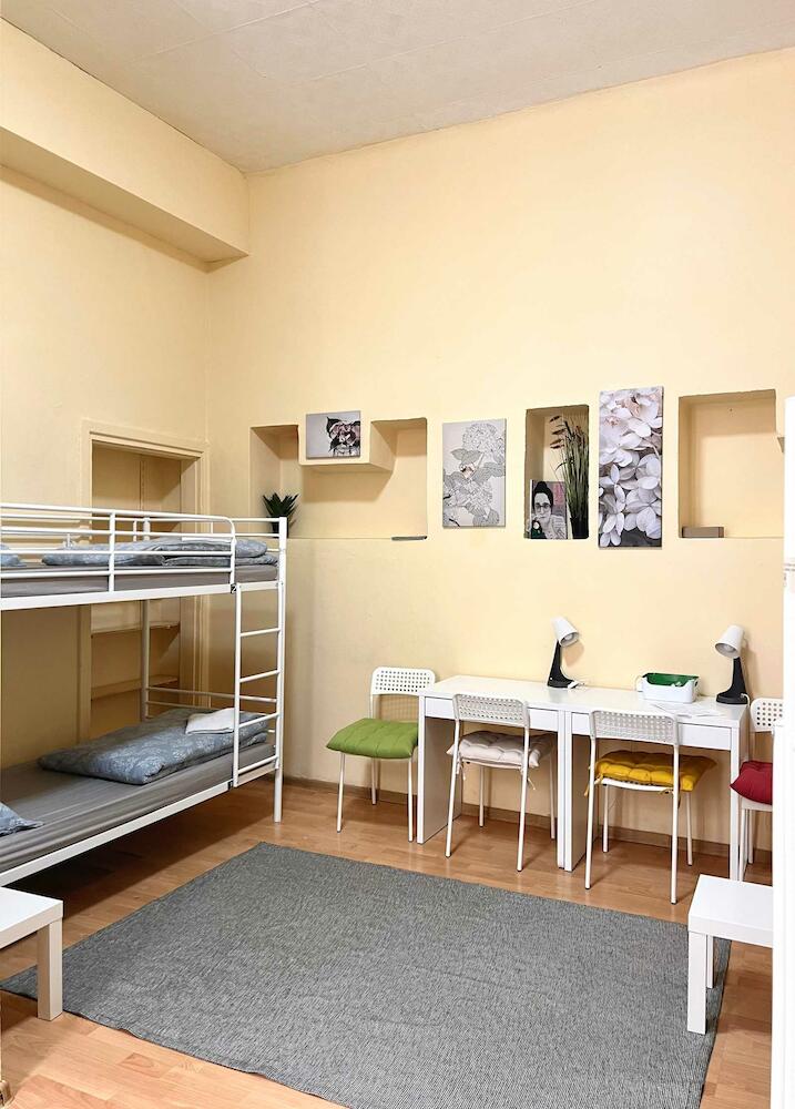 Girls Hostel, Krakow