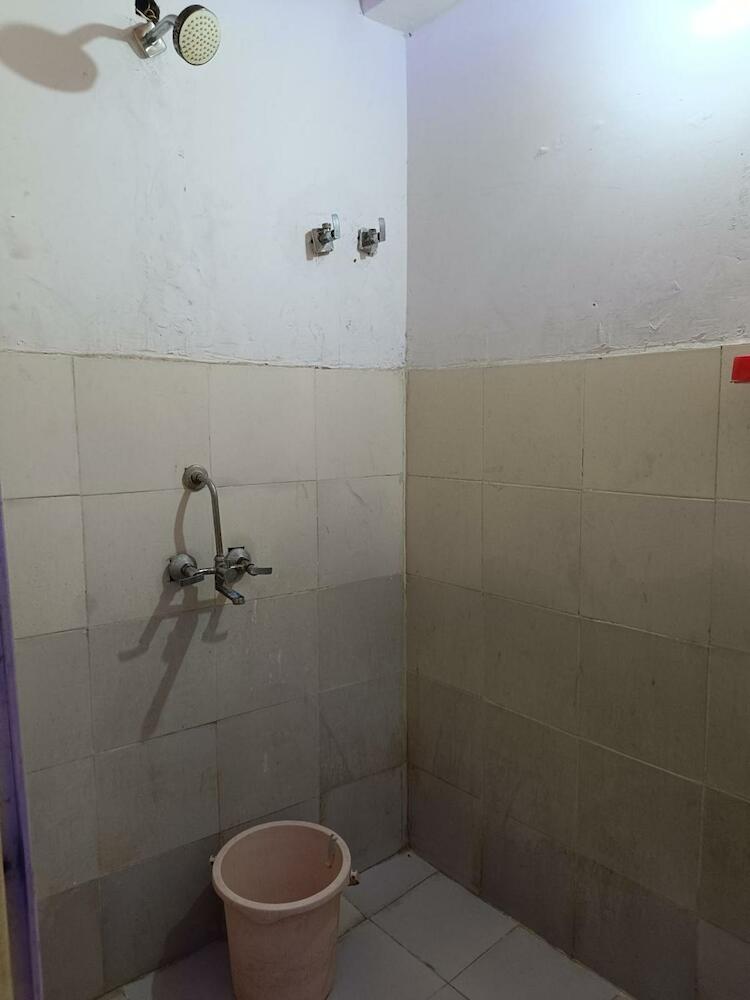 Frazyone Hostel, New Delhi