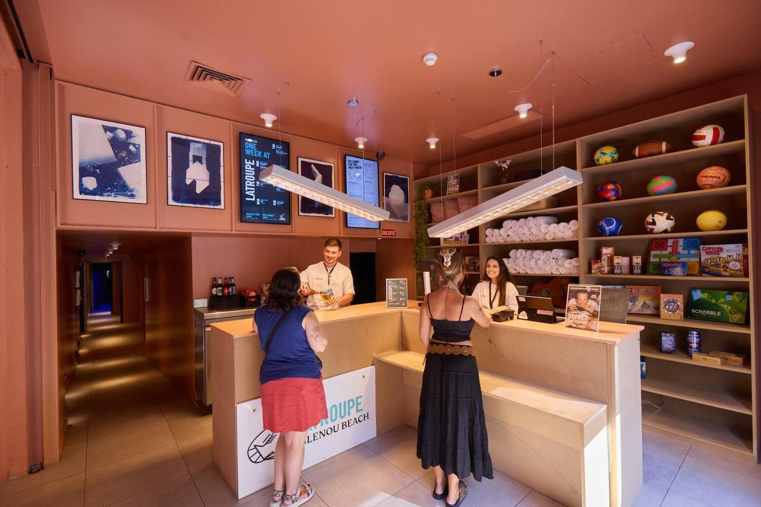 Latroupe Poblenou Beach, Barcelona