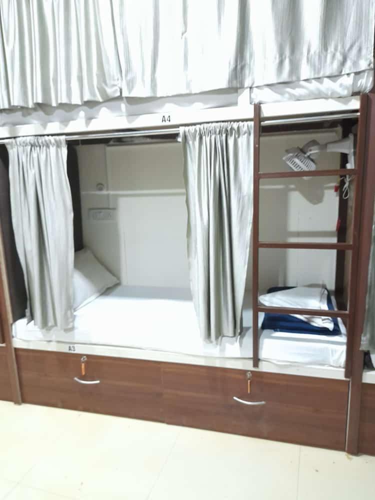 Afreen Hostel Mumbai AC Dormitory, Mumbai