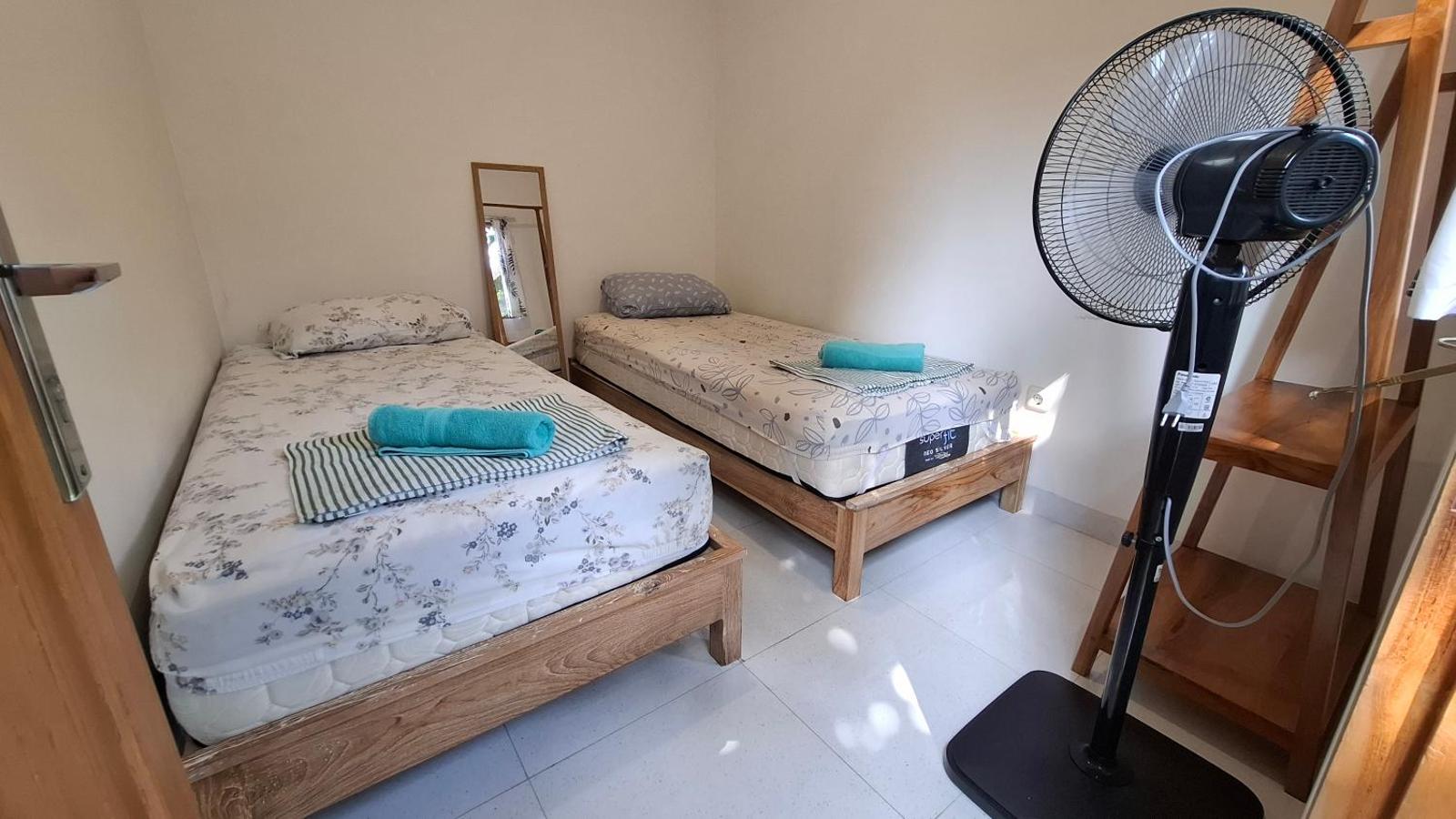 The Backyard Hostel, Timuran