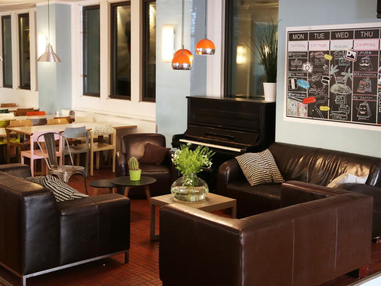 Amstel House Hostel