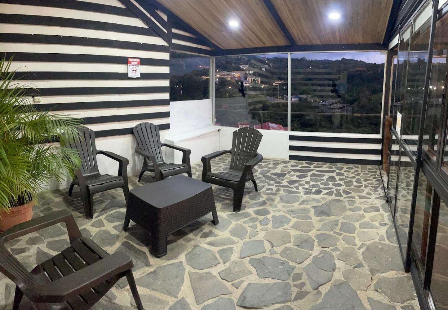 Cabinas Vista Al Golfo, Monteverde