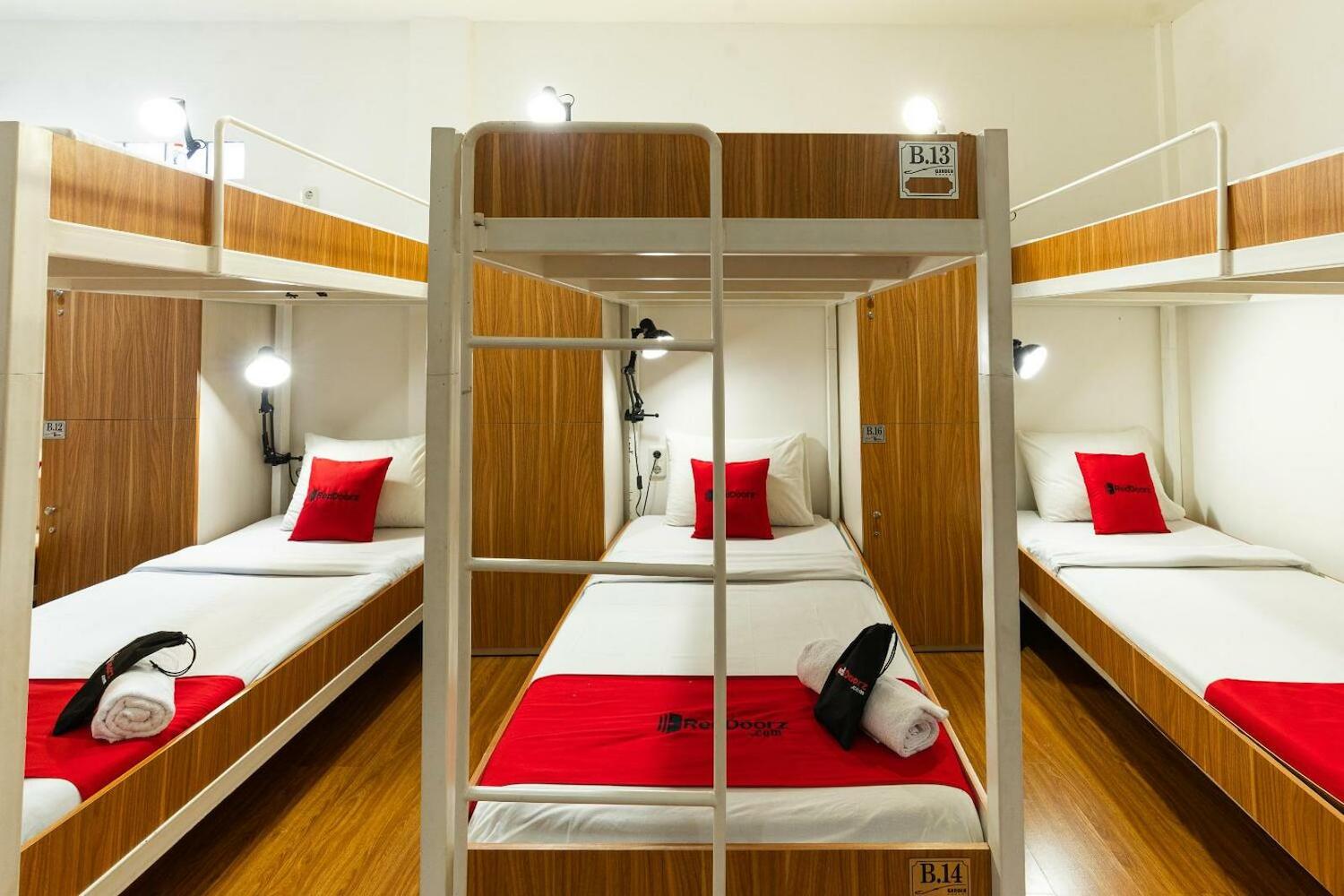 RedDoorz Hostel @ Dago 2, Bandung