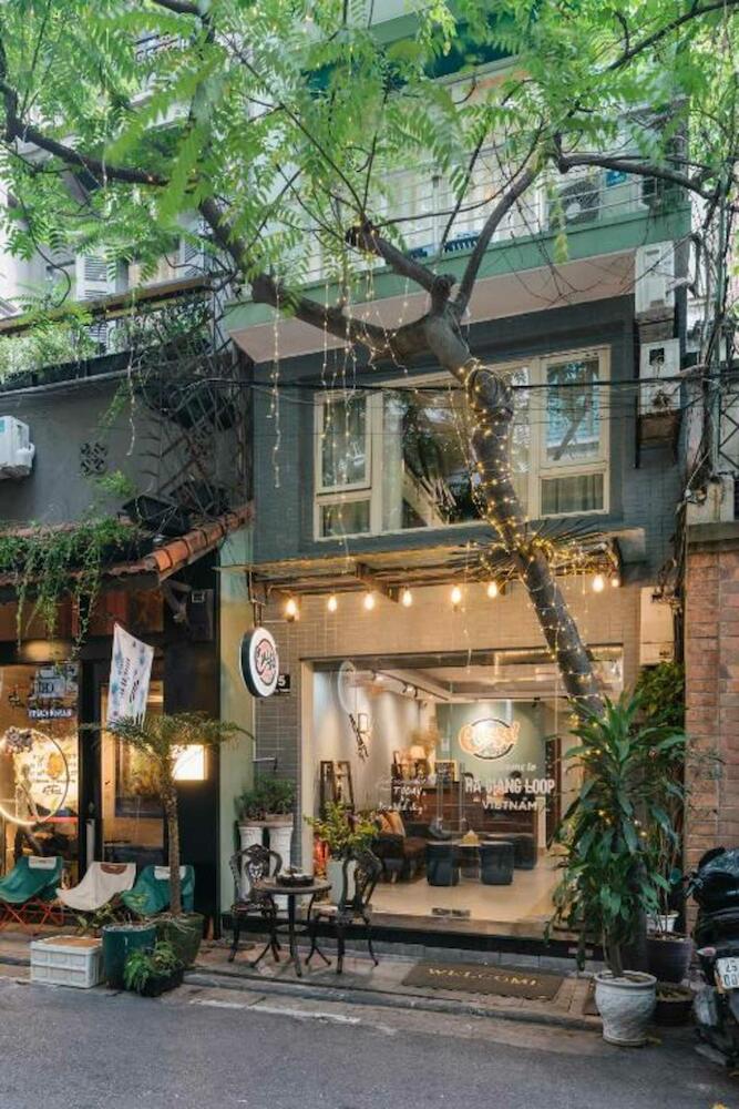 Cheers Hostel & Tours
