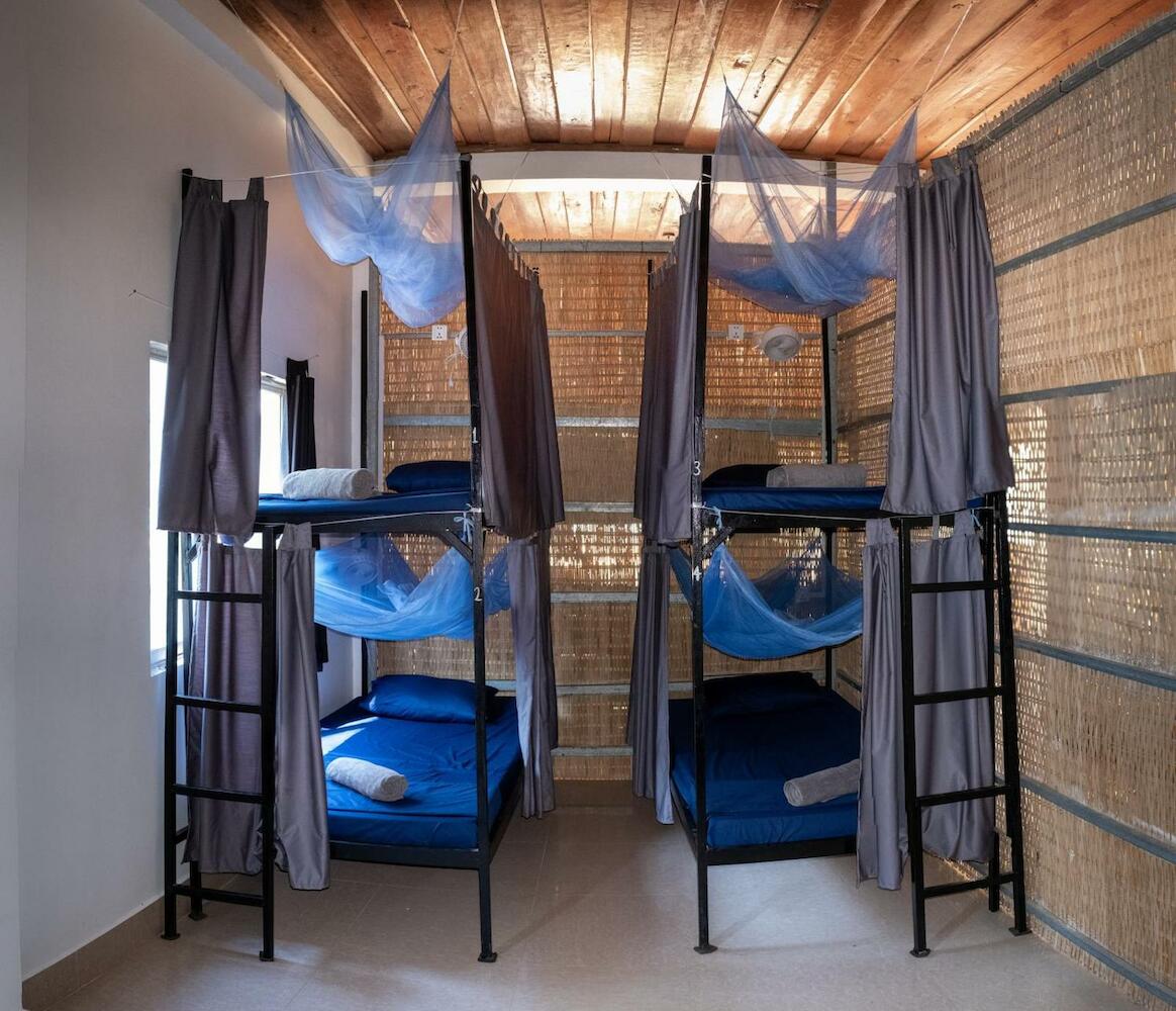 Lovesick Hostel & Sports Bar Mpai Bay, Koh Rong Sanloem