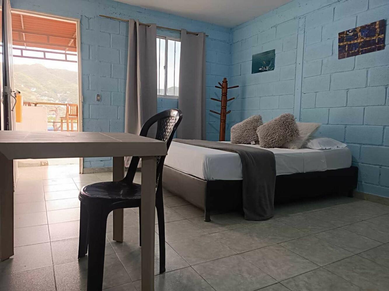 Taganga Tropical House, Taganga