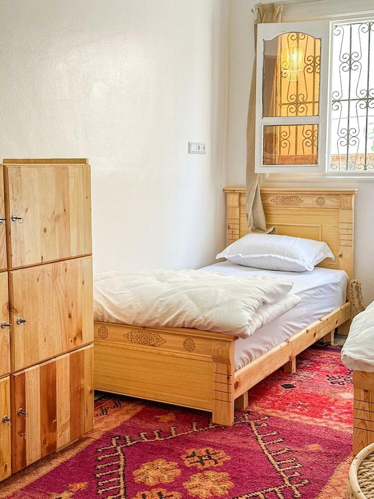 Surf Territory - Surf House Dormitory