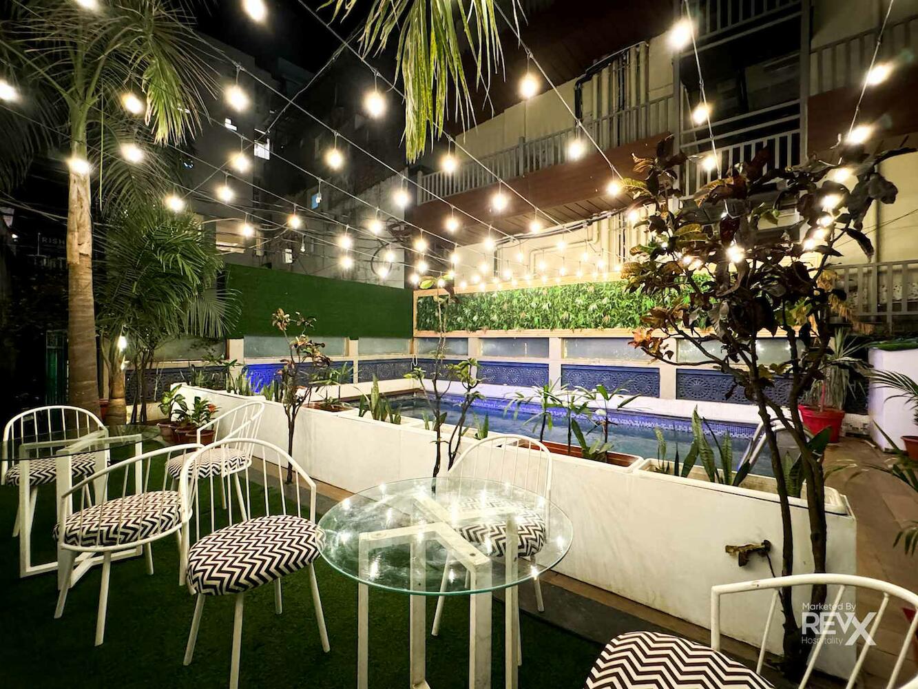 Wraveler Hostel
