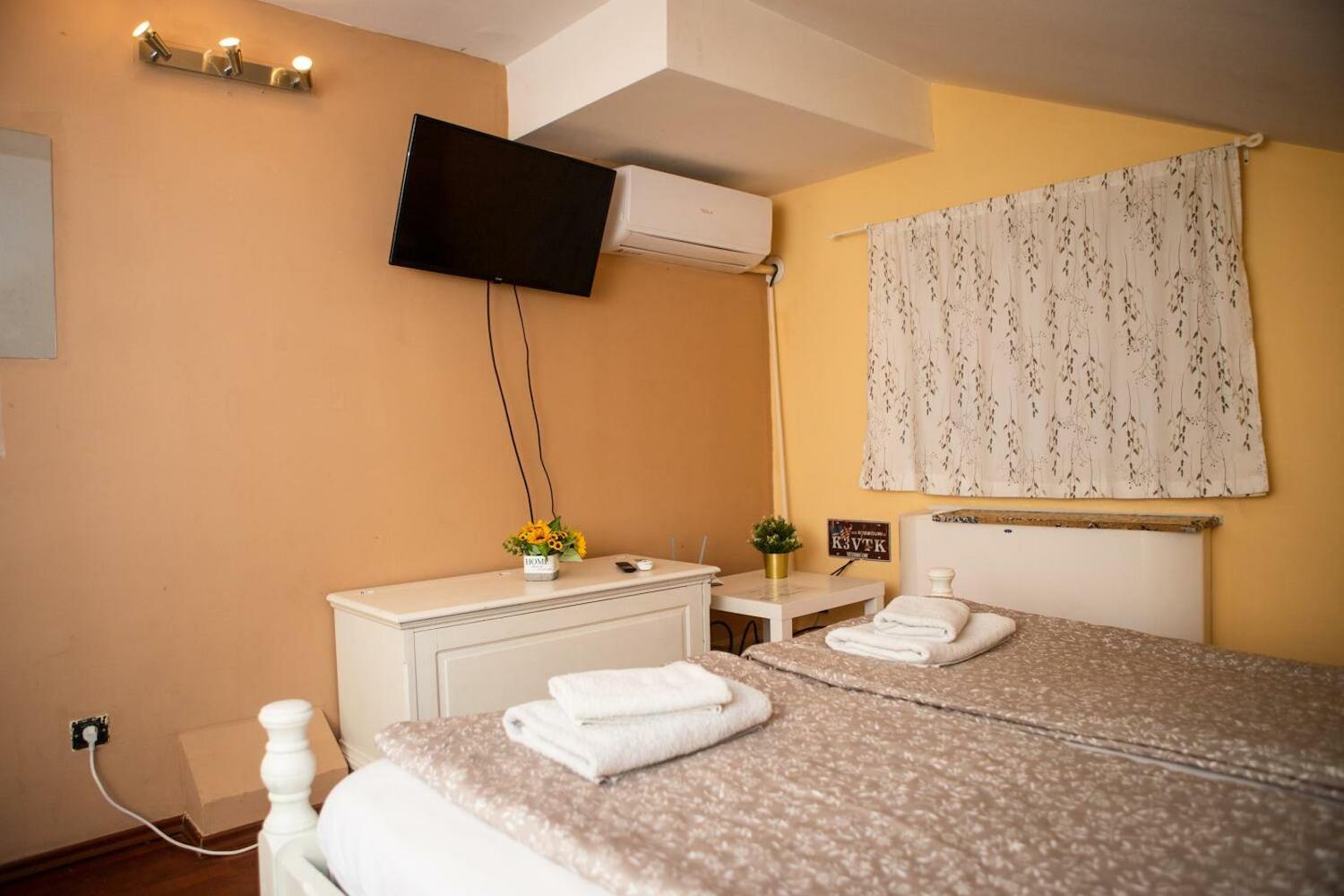 Hostel Iris