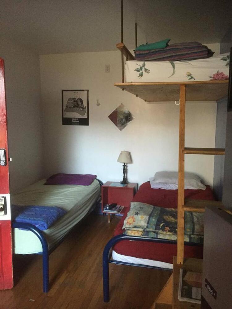 Auberge Chez Jean, Montreal