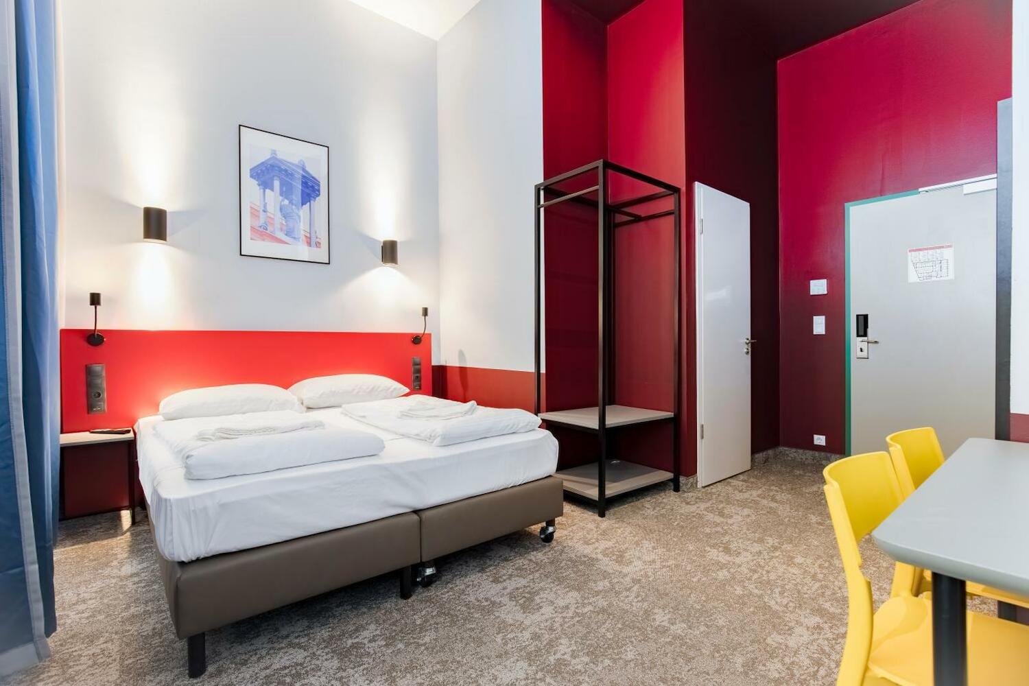 Maverick Athenaeum, Budapest