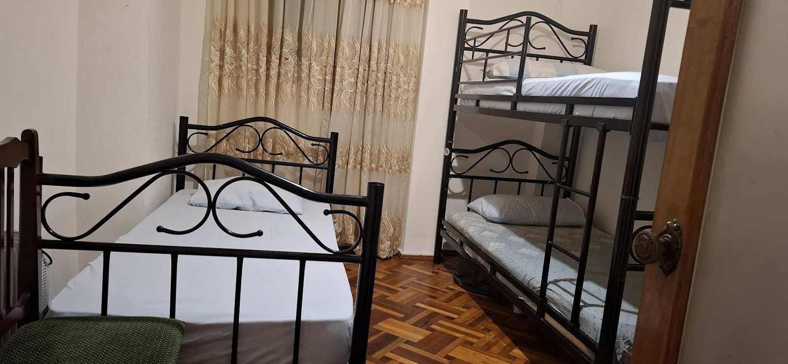 Enjoy The Hostel, Batumi