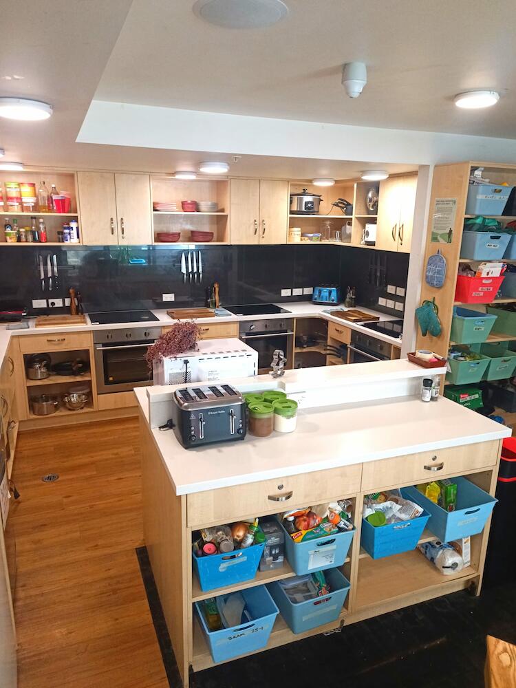 Adventure Q2 Hostel in Queenstown Prices 2021 (How to compare?)