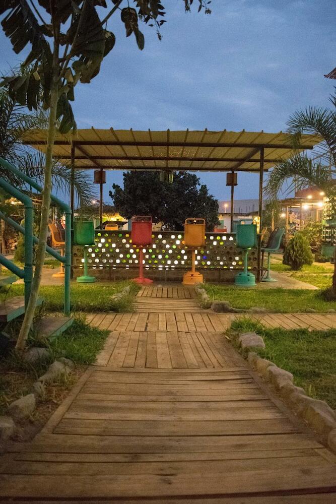 Upcycled Hostel, Ica