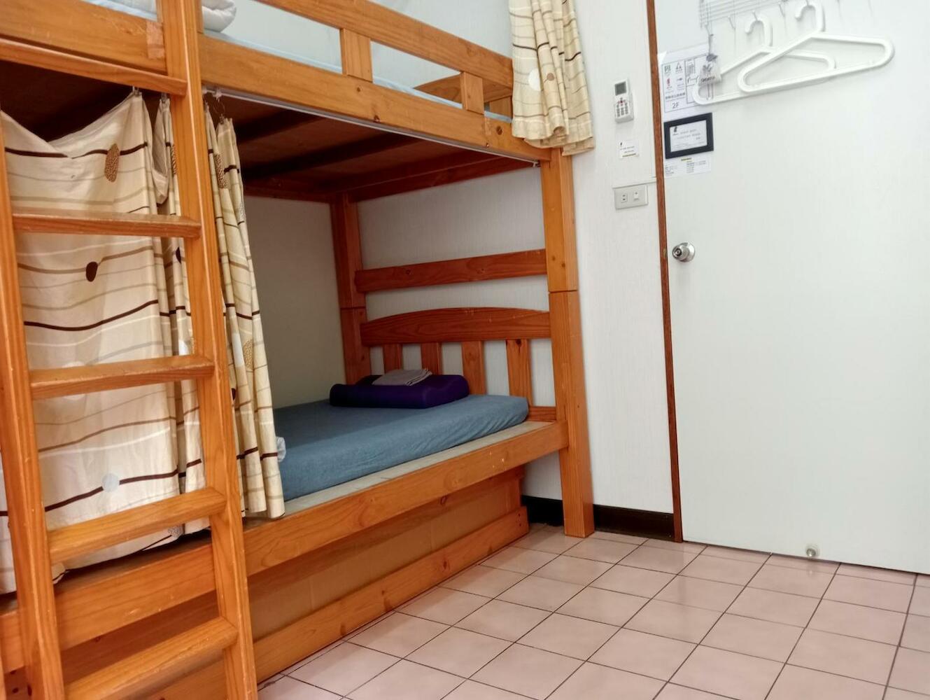 拉瓦宅 輕旅店 - Lawa House, Chiayi City