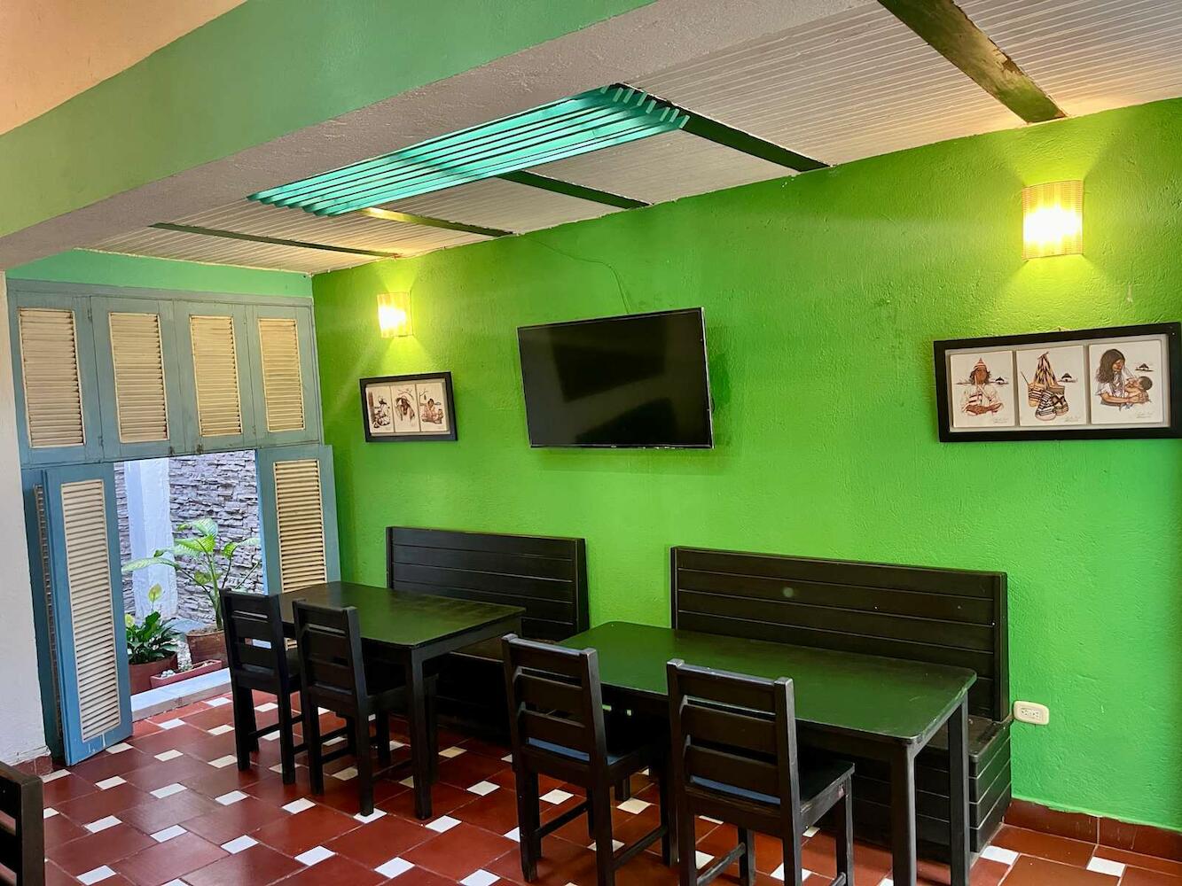 Sana Mar Hostel & Eco-café