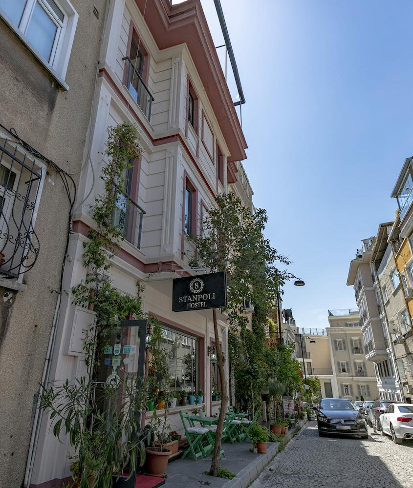 Stanpoli Hostel
