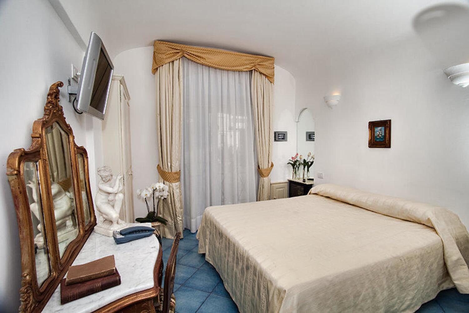Hotel Bussola, Island of Capri