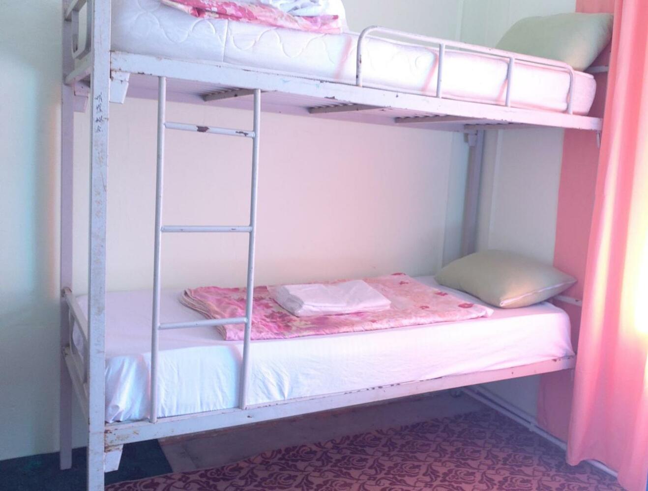 Canal Hostel