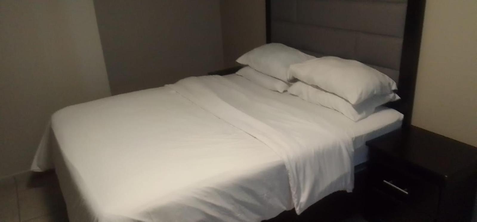Hotel Amor Rosebank