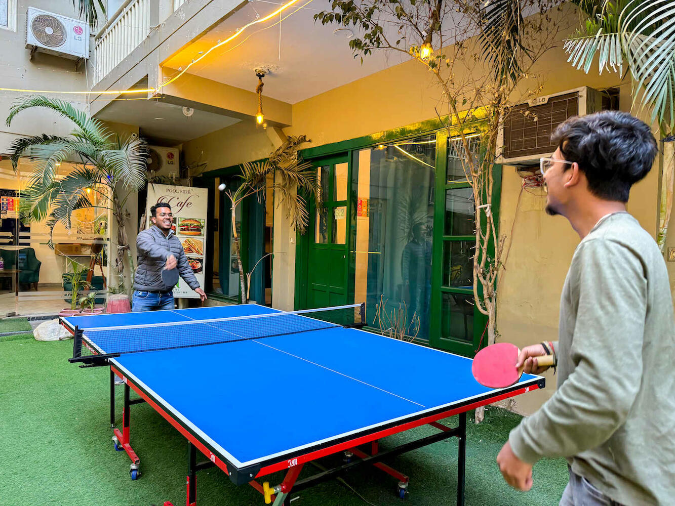 Wraveler Hostel