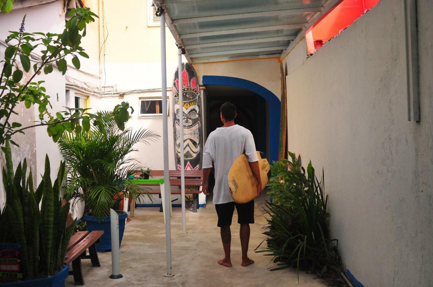Surf & Arte Hostel