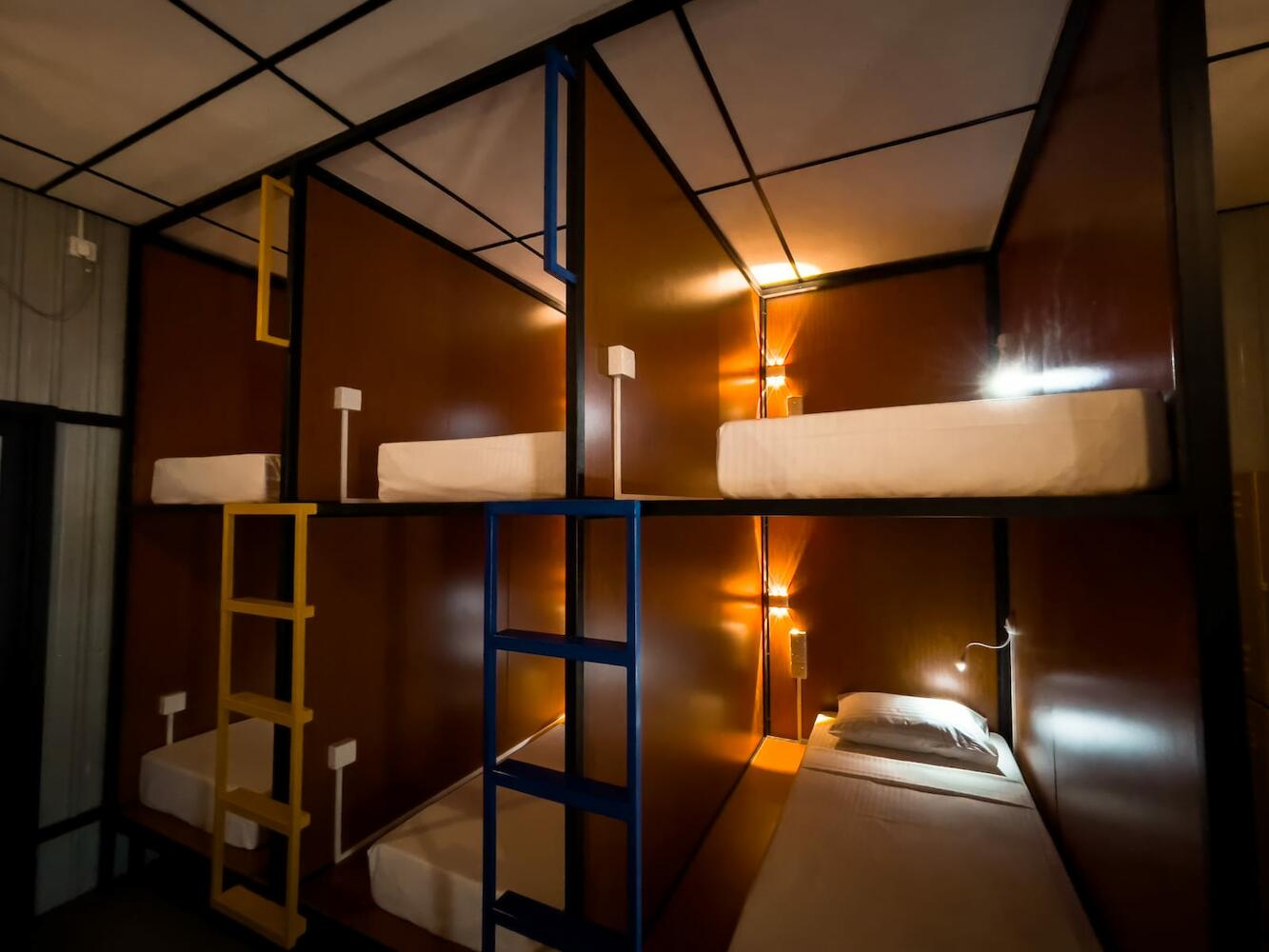 Lost & Found Hostel, Weligama