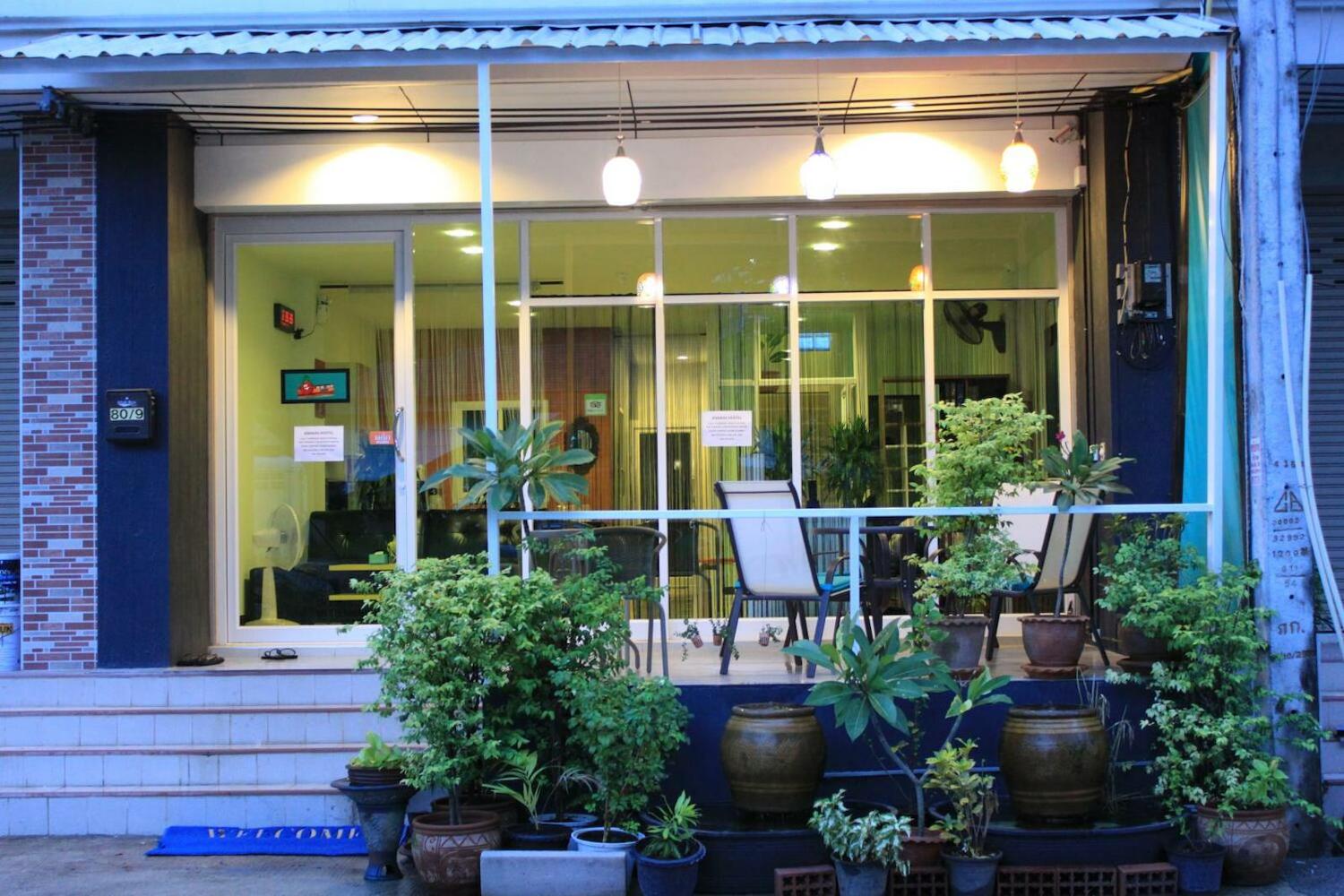 Ananas Central Phuket Hostel