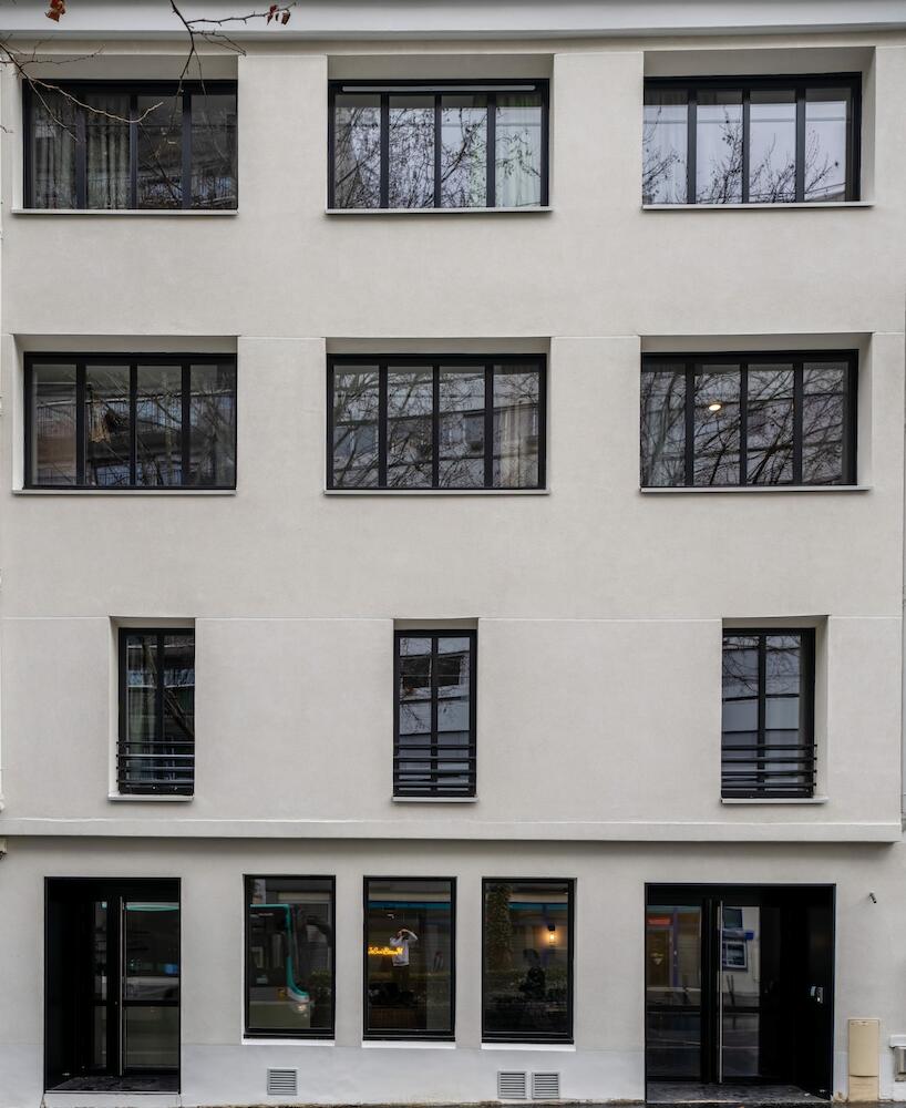 Beau M, Paris