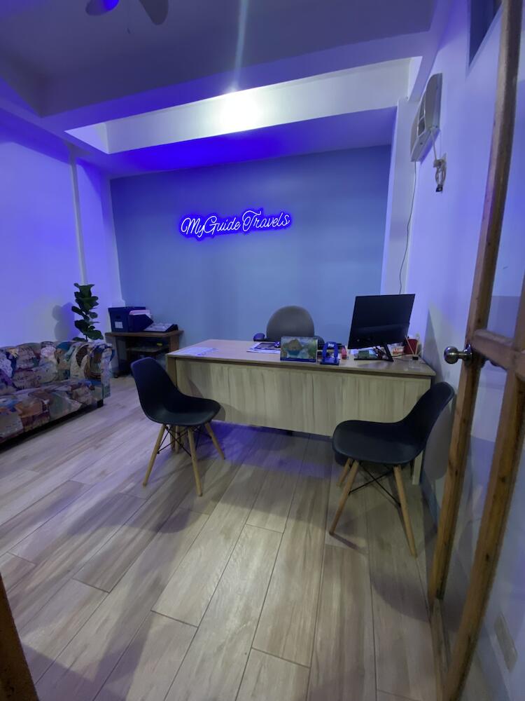 Myguide Travellers Inn, Coron