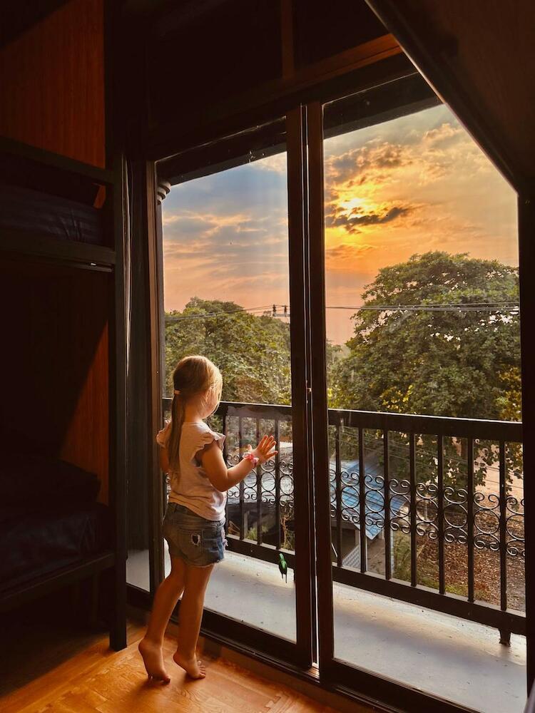 Friends Station Hostel & Cafe, Pattaya