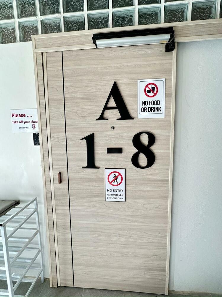 Moon House Beach Hostel, Haad Rin