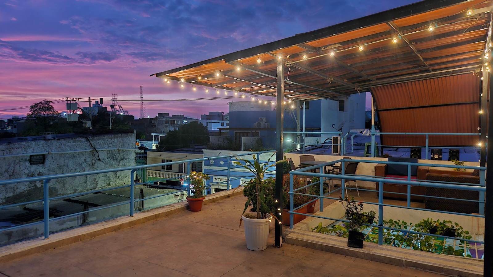 Samario Host, Santa Marta