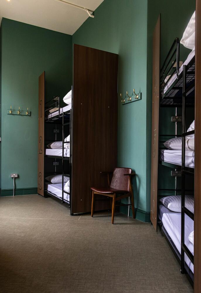 Publove @ The White Ferry, Victoria, London