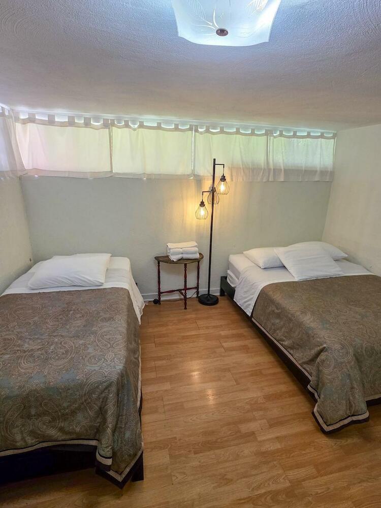 Orange Drive Hostel, Los Angeles