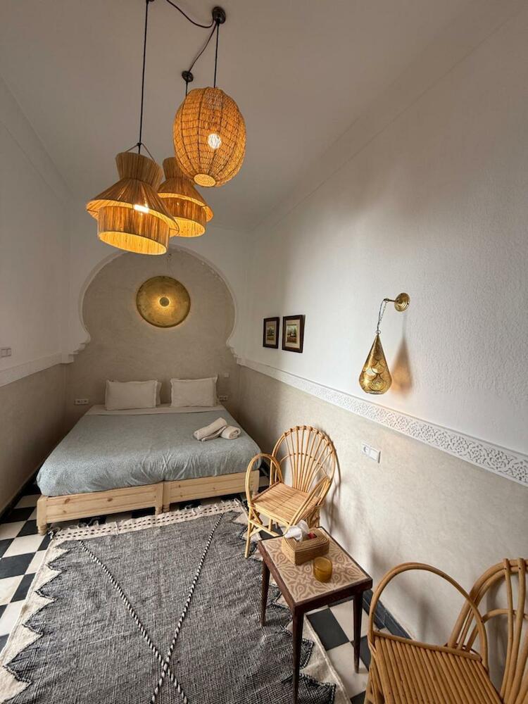Yu Yu Hostel