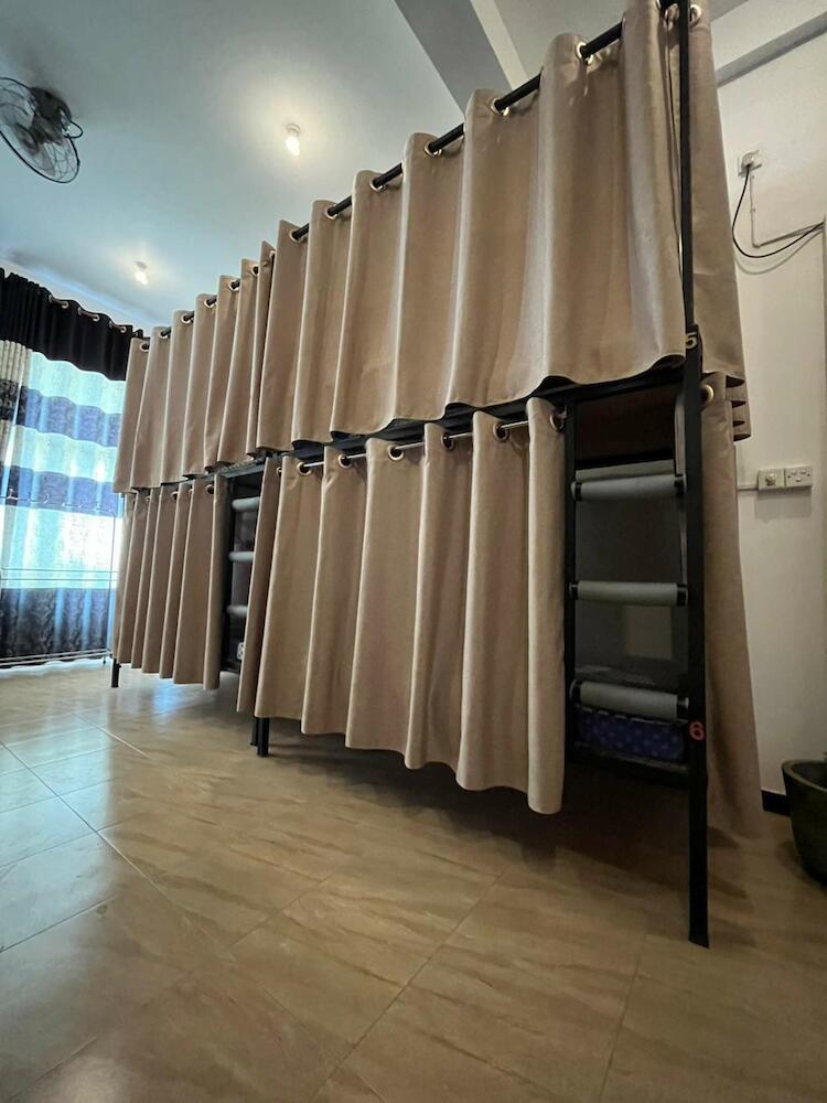 Happy Bunk Hostel, Weligama