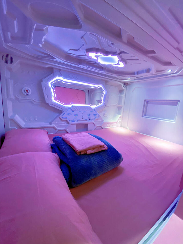 Mermaid Space Capsule Hostel, Palermo