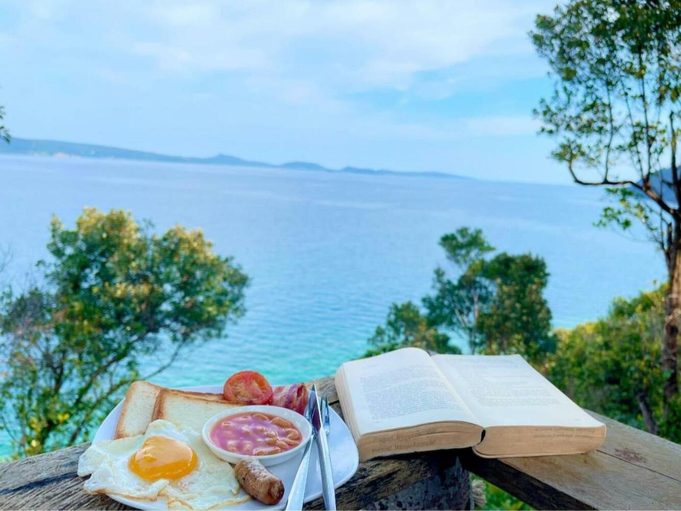 The Cliff Hostel, Koh Rong Sanloem