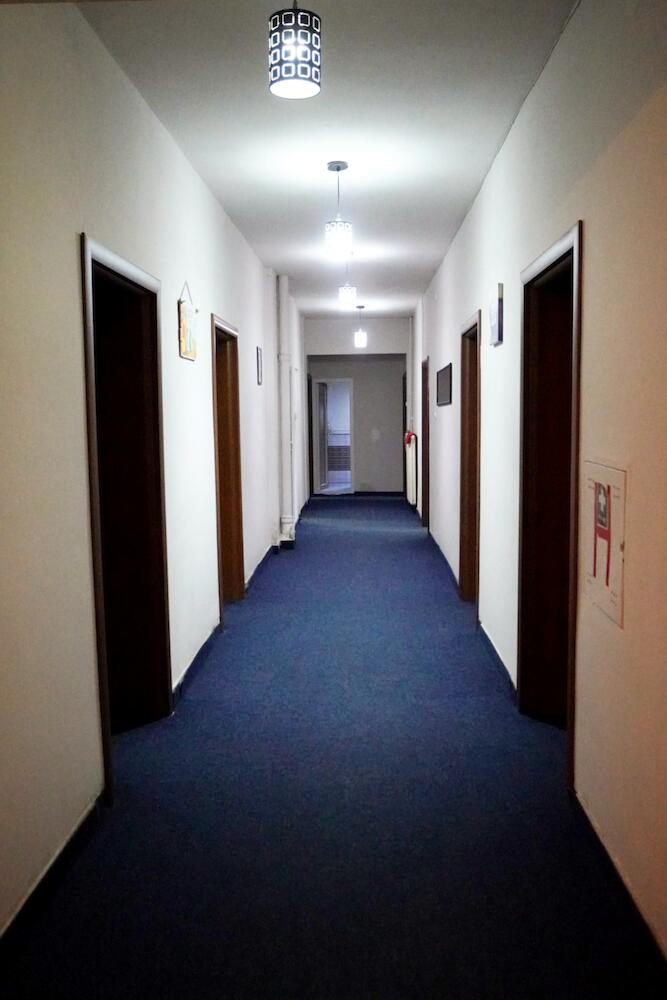 Moon Hostel, Pristina