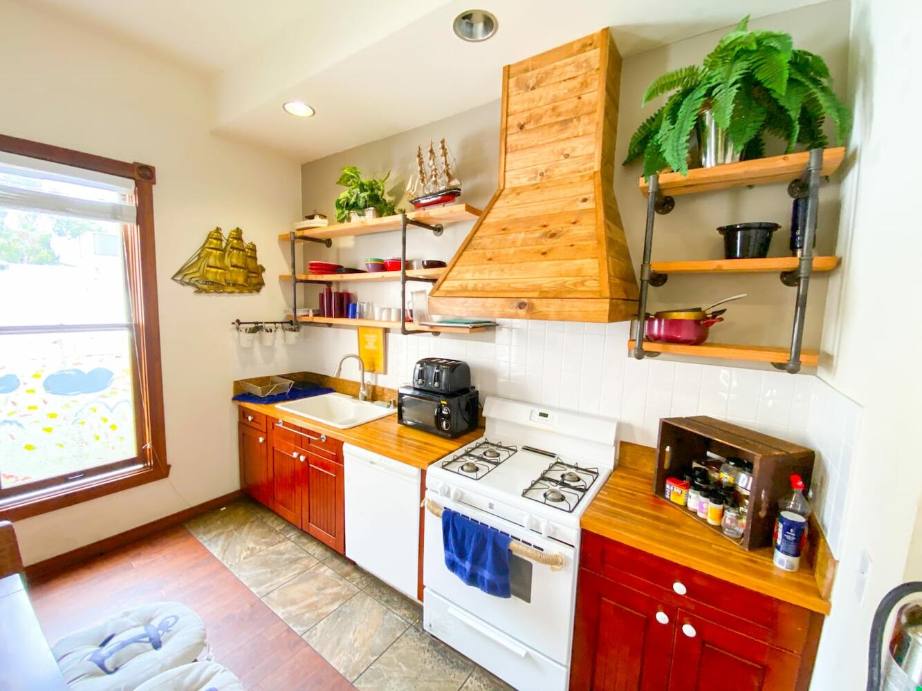 ITH San Diego Adventure Hostel