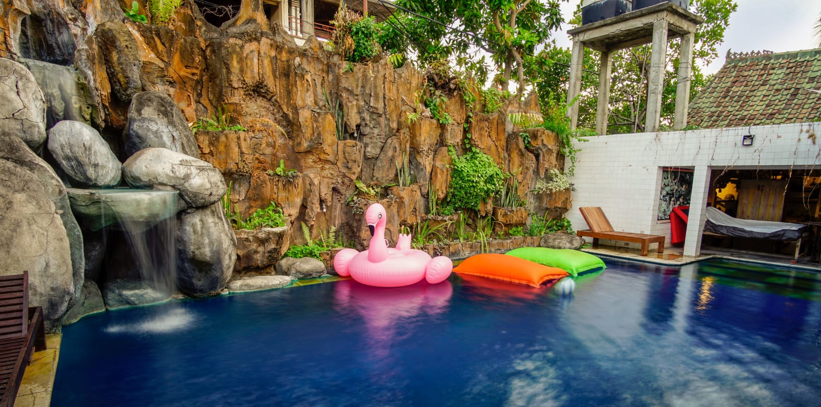 Lovina Central Hostel, Lovina Beach