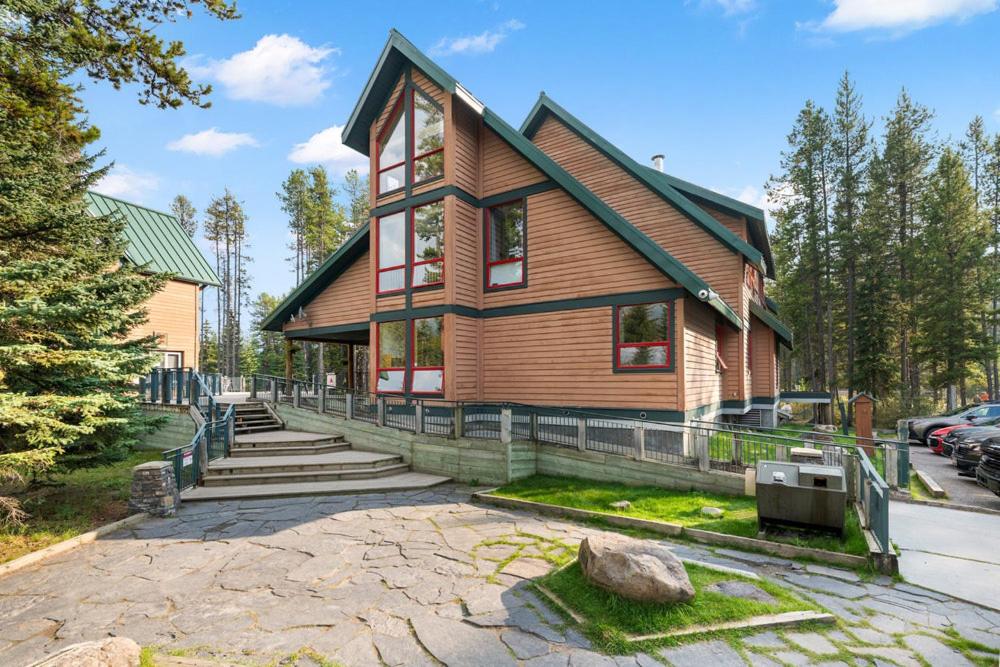 HI - Lake Louise Alpine Centre, Banff National Park