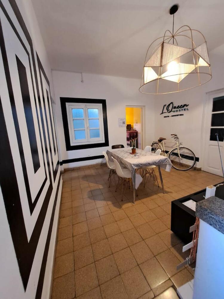 L'queen Hostel 1