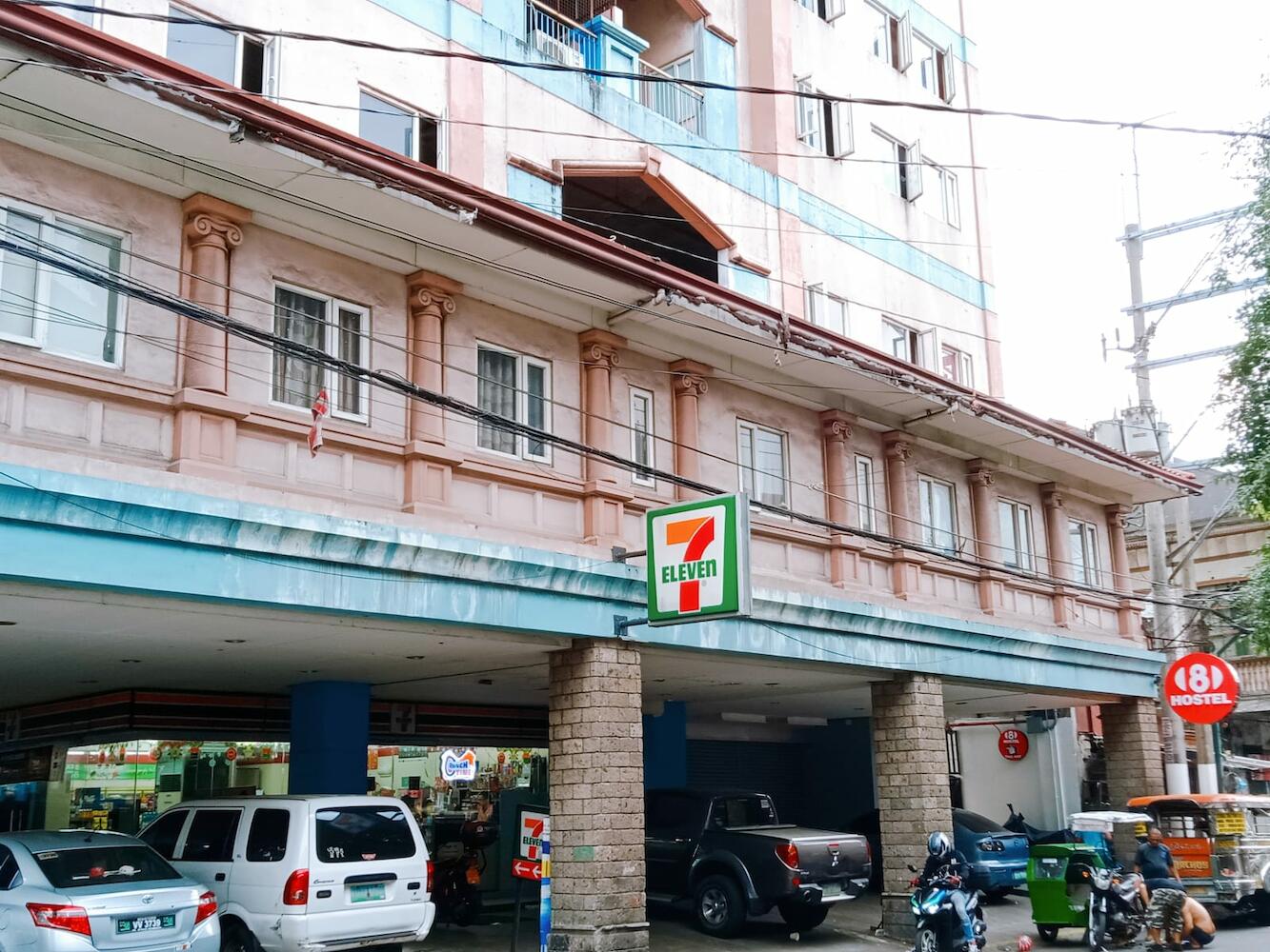 8Hostel