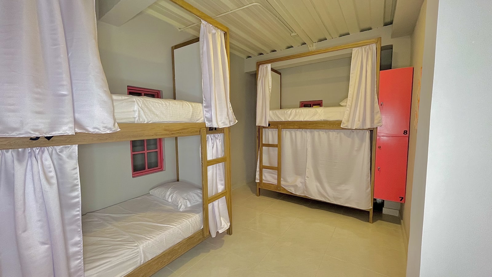 Tropical Hostel