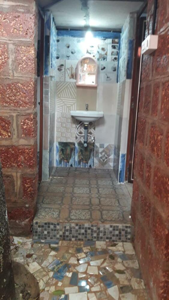 Shrushthee Hostel, Vagator