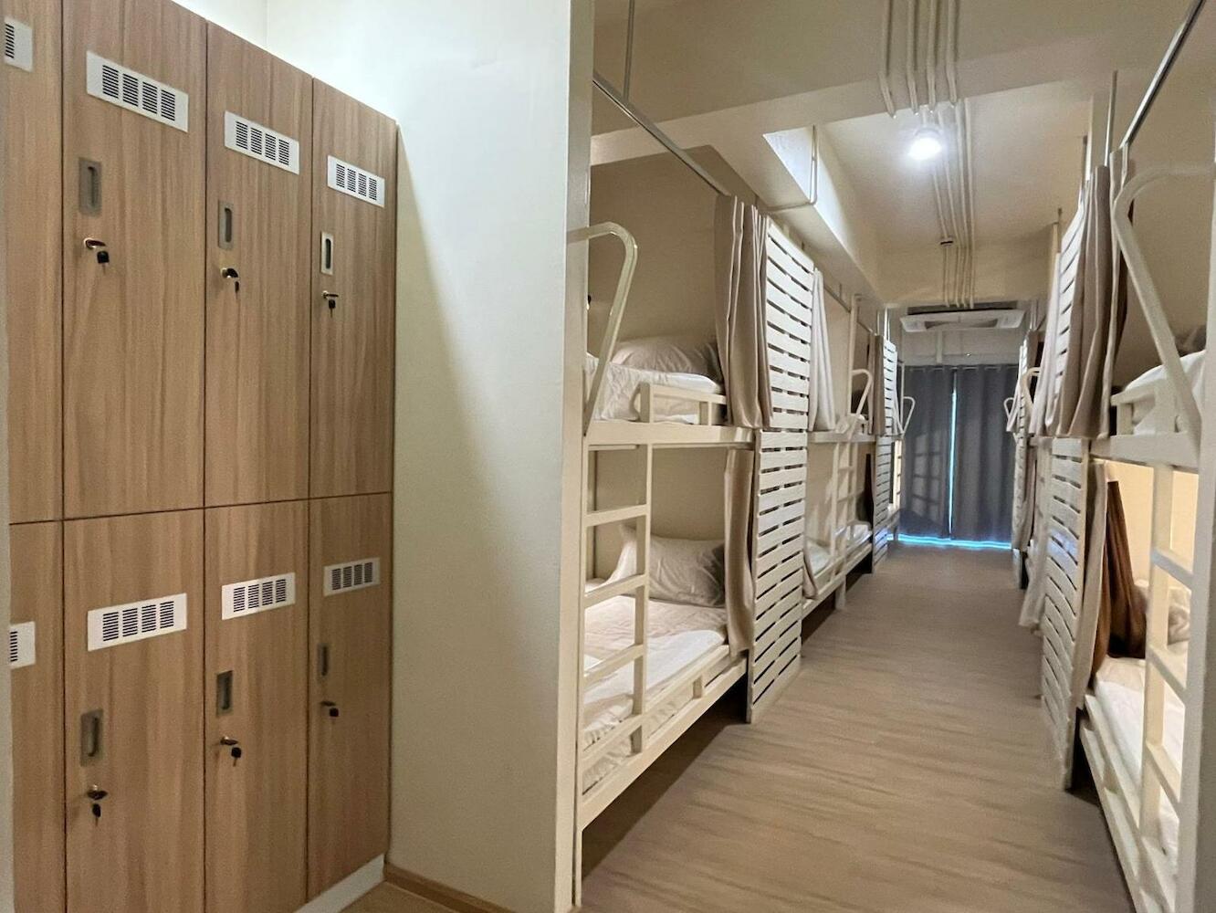 Wonderful Life, Pattaya